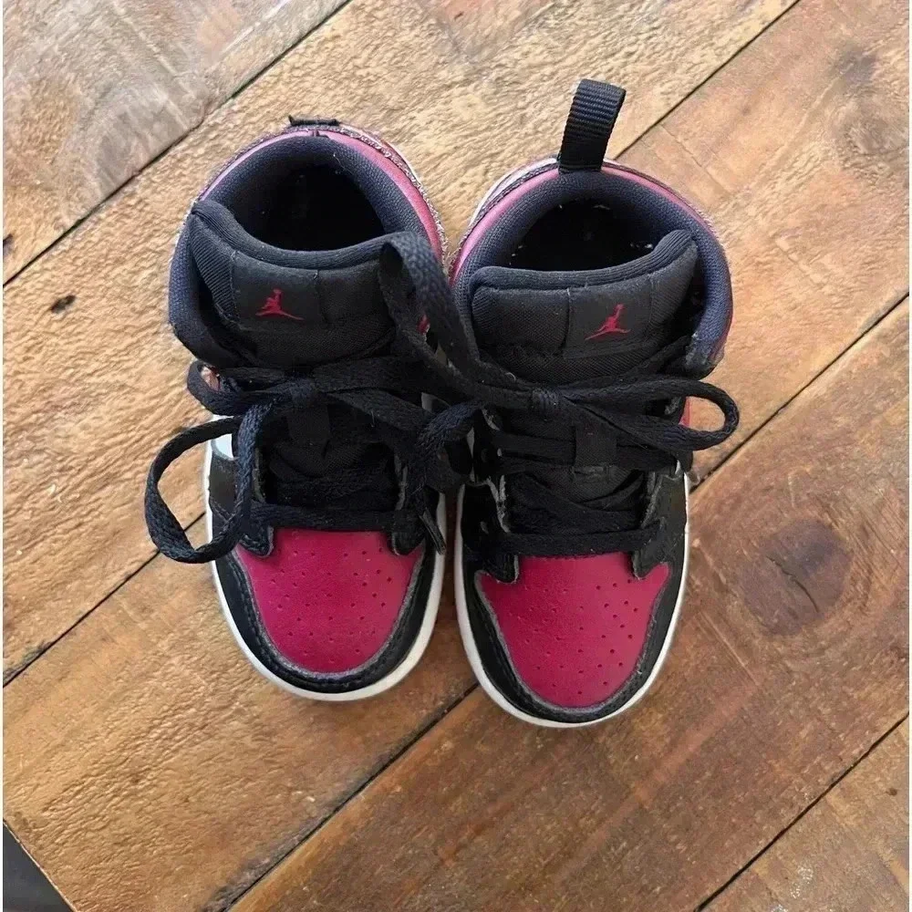 Nike Air Jordan 1 - Size 7C